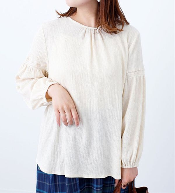 BELLUNA（ベルーナ）の「楊柳袖シャーリングブラウス（ブラウス）」｜詳細画像