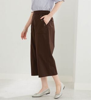 BELLUNA（ベルーナ）の「サラリ綿混ボタン使いキュロットパンツ（その他パンツ）」｜ダークブラウン