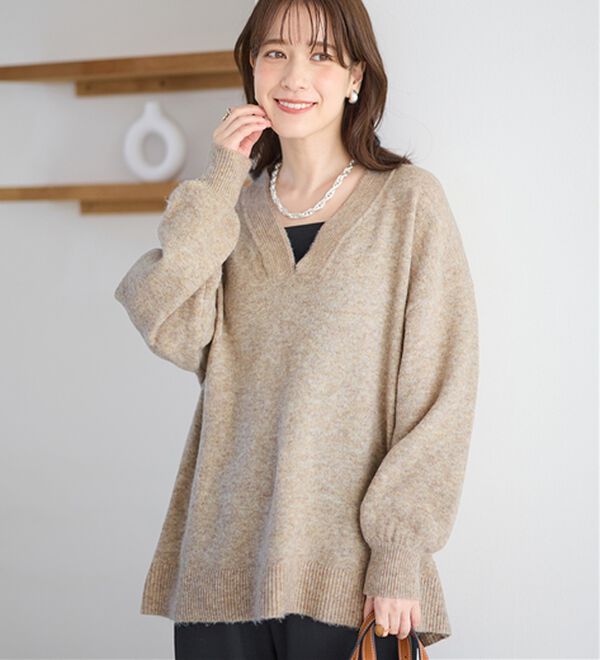 洗えるもちもち】首回りすっきり見せVネックニット - ベルーナ【公式】
