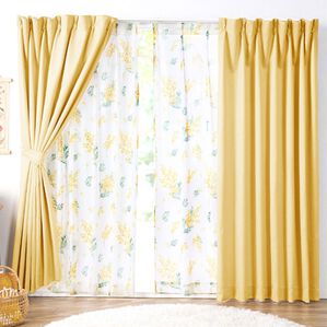 iellio（イエリオ）の「お買得カーテンセット（柄レース）＜４枚組・洗える・３級遮光・新生活・一人暮らし・引っ越し・模様替え・リーフ柄・ミモザ柄＞（ドレープカーテン）」｜ミモザイエロー(ミモザレース)
