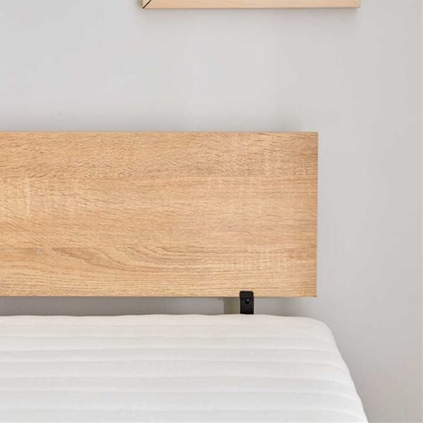 iellio（イエリオ）の「脚付マットレスベッド＜ヘッドボード付＞（ベッド）」｜ナチュラル