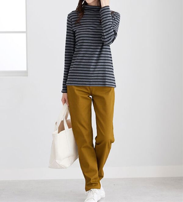 BELLUNA（ベルーナ）の「吸湿発熱ハイネックプルオーバー（カットソー）」｜詳細画像