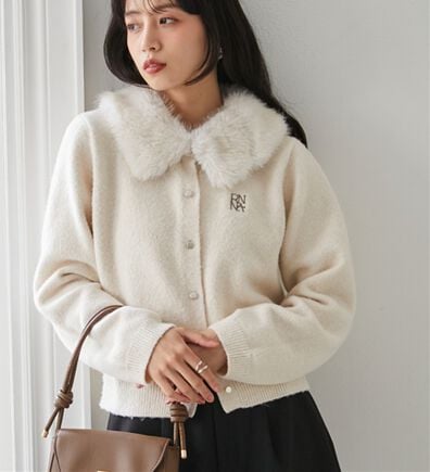 RANAN（ラナン）の「ヤクライクファー衿カーデ（ニットカーディガン）」