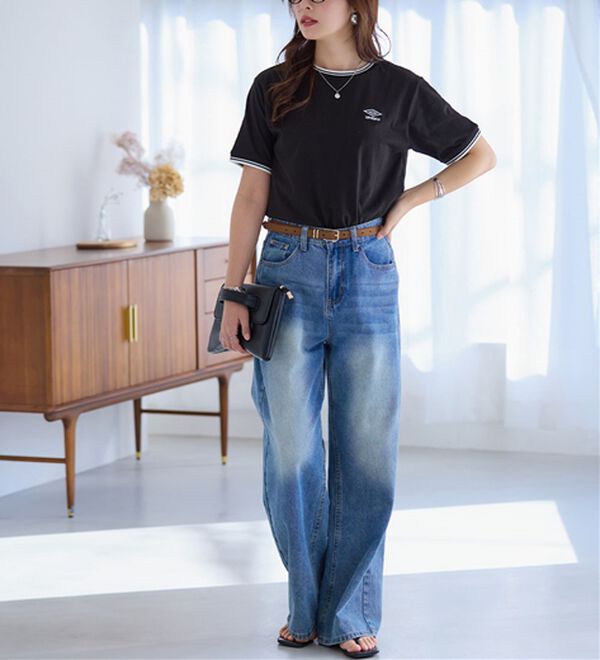 Viola e Viola（ヴィオラ エ ヴィオラ）の「【アンブロ】配色ラインロゴ刺しゅうTシャツ（カットソー）」｜詳細画像