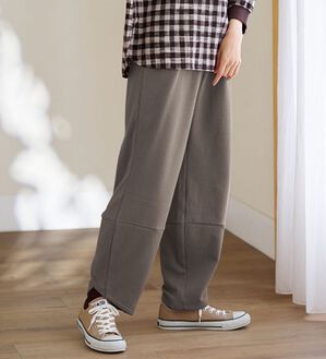 BELLUNA（ベルーナ）の「まるではく毛布！静電防止裏ファー素材コクーンパンツ（フルレングスパンツ）」｜モカ