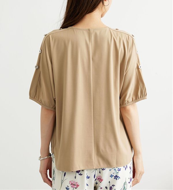 BELLUNA（ベルーナ）の「肩ボタンデザイン裾タックプルオーバー（カットソー）」｜詳細画像