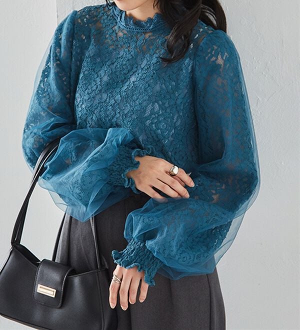 RANAN（ラナン）の「チュールドッキングフラワーレースキャンディースリーブブラウス（ブラウス）」｜ブルー