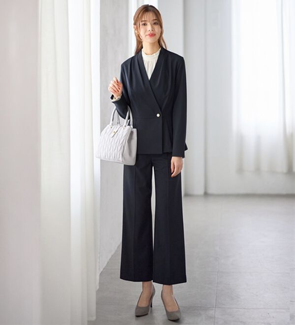 GeeRA（ジーラ）の「【２点セット】パールボタンペプラムプリーツブラウスセットアップ（その他スーツ）」｜詳細画像