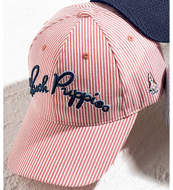 「＜ハッシュパピー＞爽やかシアサッカー素材ロゴキャップ（メンズ帽子）」｜レッドストライプ