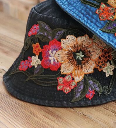 「花刺繍デニムバケットハット（帽子）」