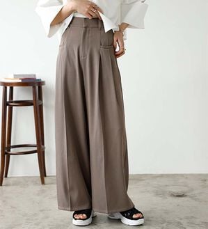 GeeRA（ジーラ）の「２タックデザインポケットワイドパンツ（フルレングスパンツ）」｜モカグレー