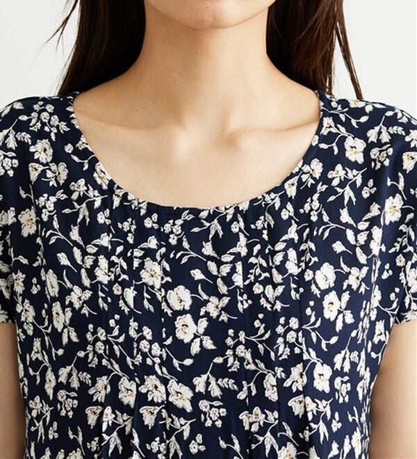 BELLUNA（ベルーナ）の「レーヨン素材タックデザインワンピース（その他ワンピース）」｜詳細画像