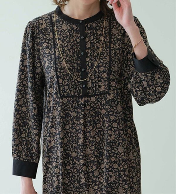 BELLUNA（ベルーナ）の「ビンテージ柄ピンタック使いワンピース（その他ワンピース）」｜詳細画像