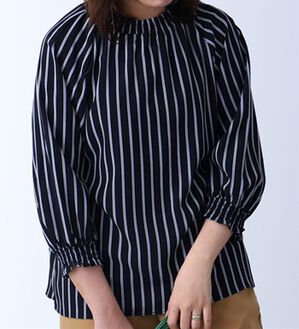 BELLUNA（ベルーナ）の「シャーリングデザインブラウス（ブラウス）」｜ネイビーストライプ