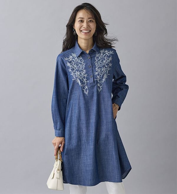 BELLUNA（ベルーナ）の「ナチュラルに体型カバーデニム刺しゅうチュニックワンピース（チュニックワンピース）」｜詳細画像