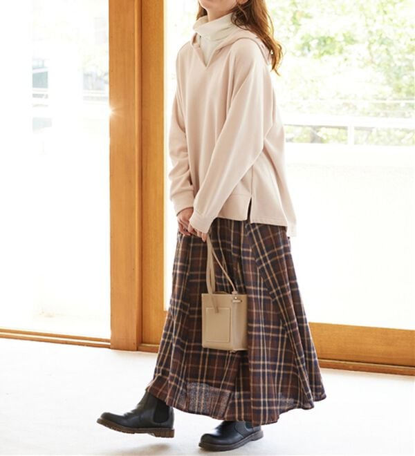 Viola e Viola（ヴィオラ エ ヴィオラ）の「【蓄熱保温】裏ファーVネックゆるシルエットパーカー（パーカー）」｜詳細画像