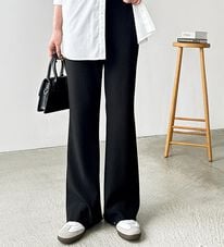 GeeRA（ジーラ）の「セルフカット美脚魅せセミフレアパンツ（フルレングスパンツ）」