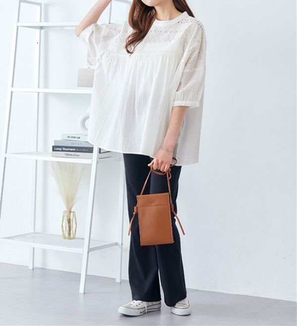 Viola e Viola（ヴィオラ エ ヴィオラ）の「【インド綿】フロントヨーク刺繍ブラウス（ブラウス）」｜詳細画像