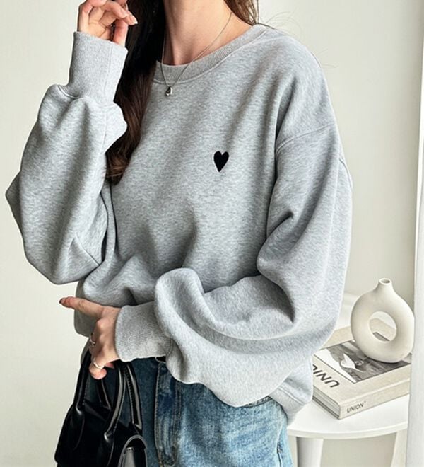 GeeRA（ジーラ）の「ロゴ＆ハート刺しゅう裏起毛スウェット（トレーナー・スウェット）」｜詳細画像