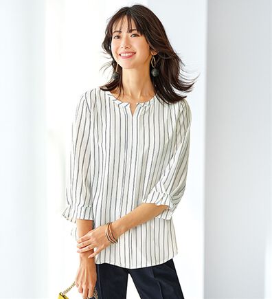 BELLUNA（ベルーナ）の「ひんやり機能付！袖タックキーネックブラウス（ブラウス）」