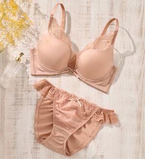 YU'NOW（ユナウ）の「谷間メイクのもちぷるブラ＆ショーツ（ブラジャー＆ショーツセット）」｜詳細画像