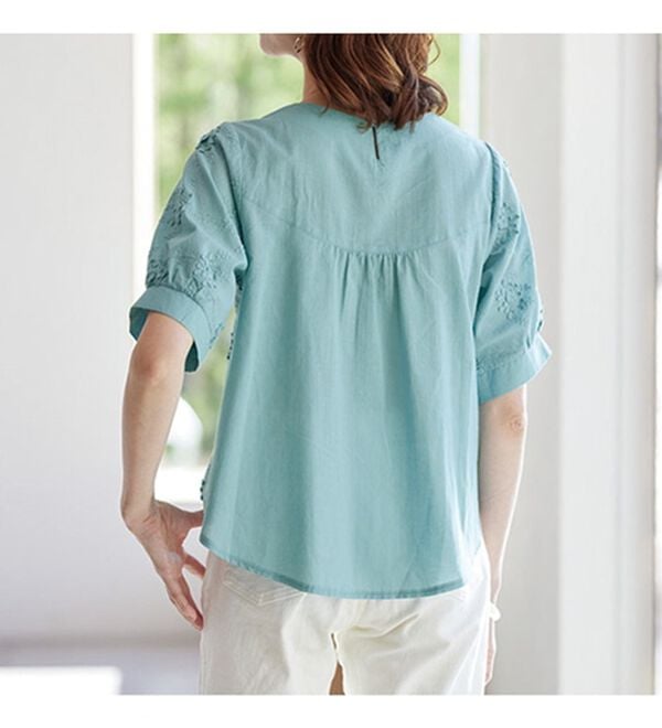 BELLUNA（ベルーナ）の「刺しゅうデザインゆったりブラウス（ブラウス）」｜詳細画像