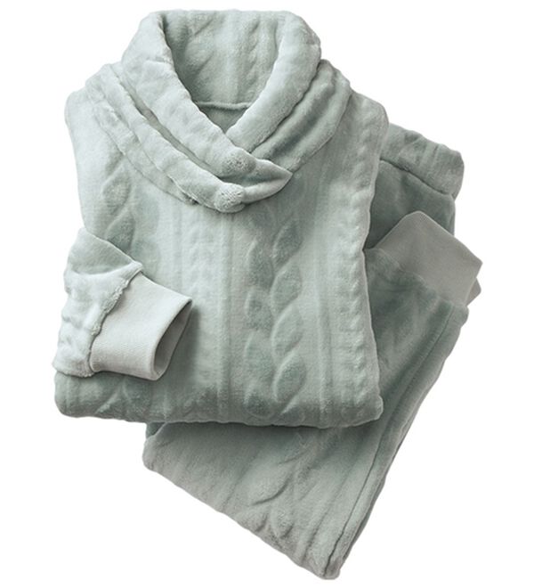 LAVIENNE（ラヴィエンヌ）の「寒がりさんのためのふわっもこケーブルフリースパジャマ（パジャマ・ルームウェア）」｜リーフグリーン