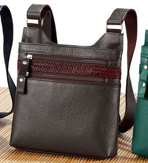 「印伝使いの姫路レザーショルダー（メンズショルダーバッグ）」｜ダークブラウン