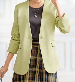 BELLUNA（ベルーナ）の「＜楽スタフィット＞ノーカラージャケット（ノーカラージャケット）」｜グリーン