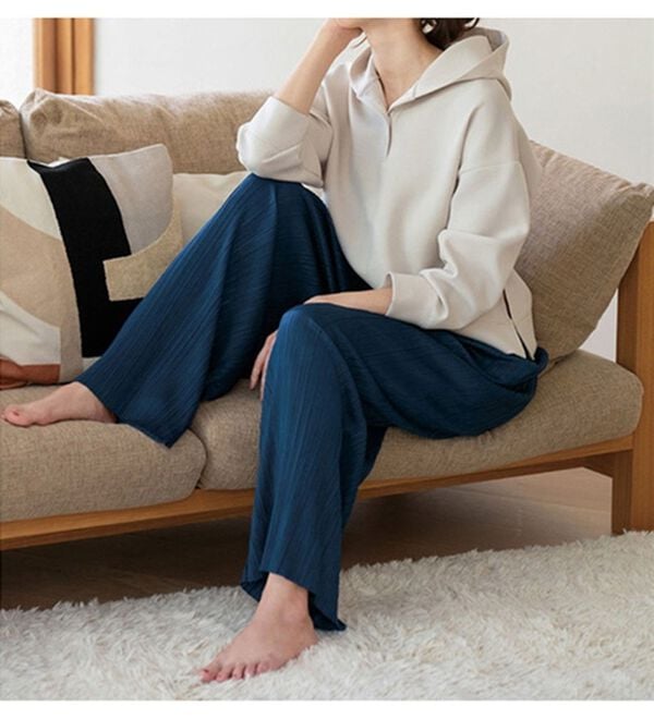 LAVIENNE（ラヴィエンヌ）の「さらっと軽いプリーツセットアップ（セットアップ）」｜詳細画像