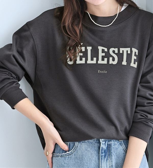 Viola e Viola（ヴィオラ エ ヴィオラ）の「ゆるシルエット裏毛ロゴスウェット（カットソー）」｜チャコール