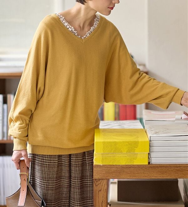 Viola e Viola（ヴィオラ エ ヴィオラ）の「【静電気防止】綿１００％Ｖネックドルマンセーター＜Ｍ～４Ｌ＞（ニット・セーター）」｜詳細画像