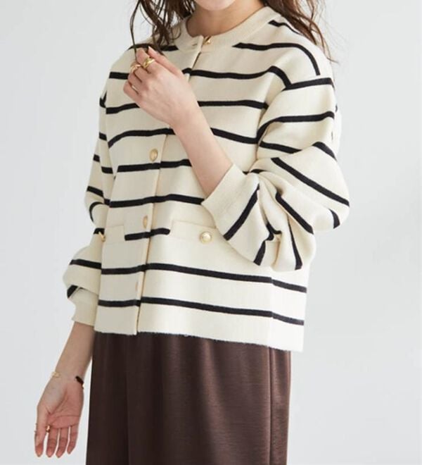 RANAN（ラナン）の「【4つの機能付き】洗える！ゴールド調ボタンニットカーディガン（ニットカーディガン）」｜詳細画像