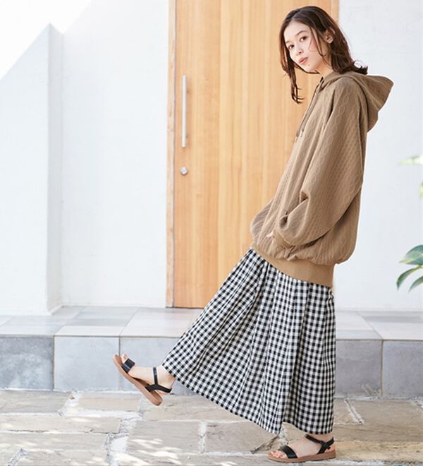 Viola e Viola（ヴィオラ エ ヴィオラ）の「ゆったりパフ袖ふくれジャカードパーカー（パーカー）」｜グレージュ