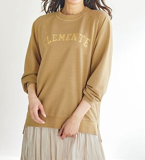 BELLUNA（ベルーナ）の「ビンテージ風素材ロゴデザイントレーナー（トレーナー・スウェット）」｜ベージュ