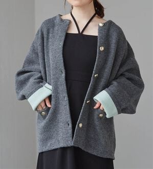 RANAN（ラナン）の「裏配色ゴールド調ボタンニットコーディガン（ニットカーディガン）」｜チャコール