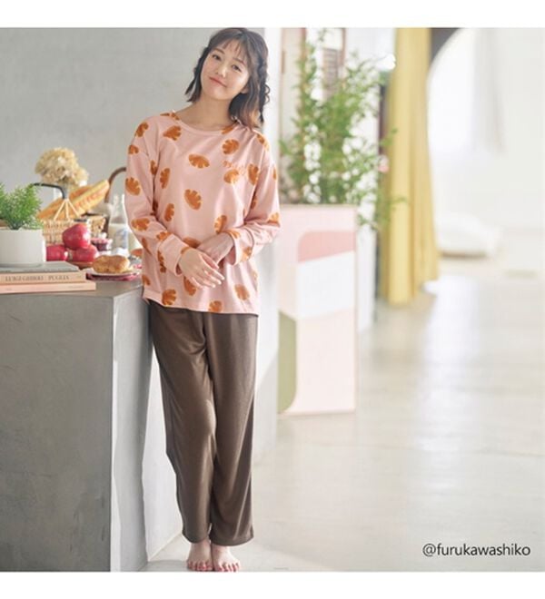 YU'NOW（ユナウ）の「【古川紙工】布製パンのルームウエア（パジャマ・ルームウェア）」｜クリームパン／ピンク