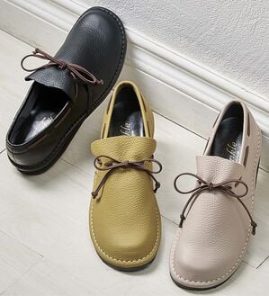 ルフラン（ルフラン）の「やわらかレザーの４Ｅ配色リボンシューズ（フラットシューズ）」｜詳細画像