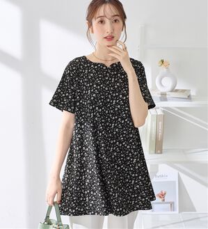alotta（アロッタ）の「【接触冷感】さらっと快適！高見えフレアーロングチュニックＴシャツ（チュニック）」｜ブラック系花柄