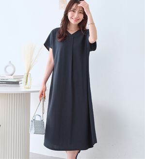 alotta（アロッタ）の「【４つの機能付】ひんやりフロントタックＶネックゆるワンピース（カットソーワンピース）」｜ダークネイビー