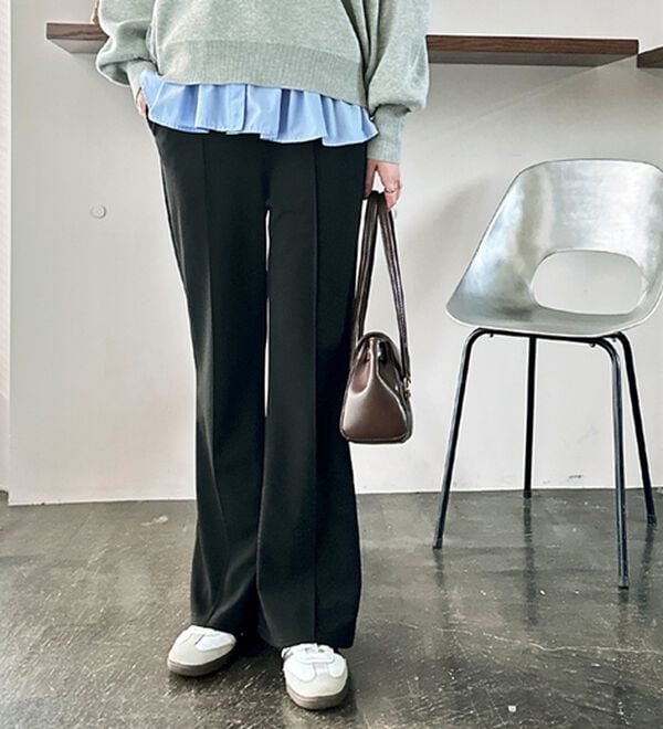 GeeRA（ジーラ）の「センターラインセミフレアカットパンツ（フルレングスパンツ）」｜詳細画像