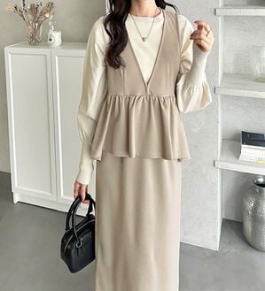 GeeRA（ジーラ）の「【再入荷】楽ちん！ペプラムジャンパースカート（ジャンパースカート）」｜ベージュ