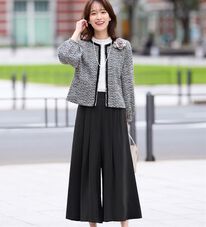 Viola e Viola（ヴィオラ エ ヴィオラ）の「【４点セット】入学式卒業式に！ふんわりパフ袖カットジャケットセットスーツ＜Ｍ～５Ｌ＞（その他スーツ）」