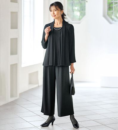 BELLUNA（ベルーナ）の「洗える！重ね着風デザインワイドパンツセットアップ（ブラックフォーマル（喪服・礼服））」