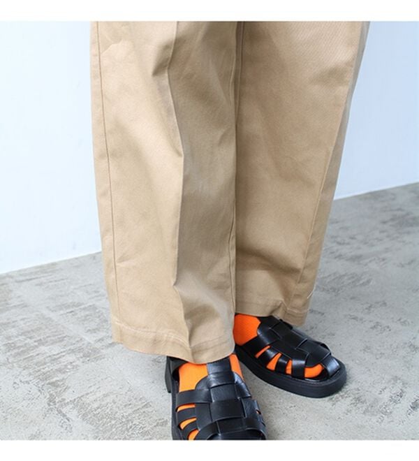 GeeRA（ジーラ）の「ハイウエストタックデザインチノパンツ（フルレングスパンツ）」｜詳細画像