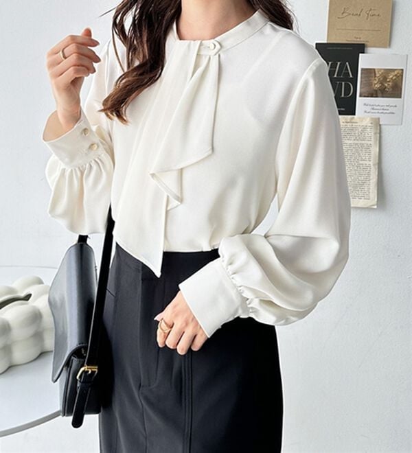 GeeRA（ジーラ）の「２ＷＡＹドレープスカーフタイブラウス（ブラウス）」｜アイボリー