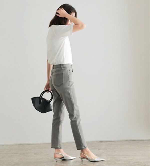 Pierrot（ピエロ）の「【ストレッチ素材】大人のためのゆるテーパードデニムパンツ（フルレングスパンツ）」｜詳細画像