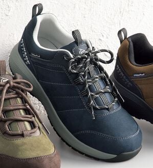 「＜ダンロップ・リファインド＞雨の日にも安心の晴雨兼用ウォーカー（メンズスニーカー）」｜ネイビー