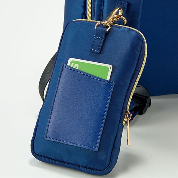 BELLUNA（ベルーナ）の「スマホがすぐ取れる便利ポーチ付リュック（リュック）」｜詳細画像