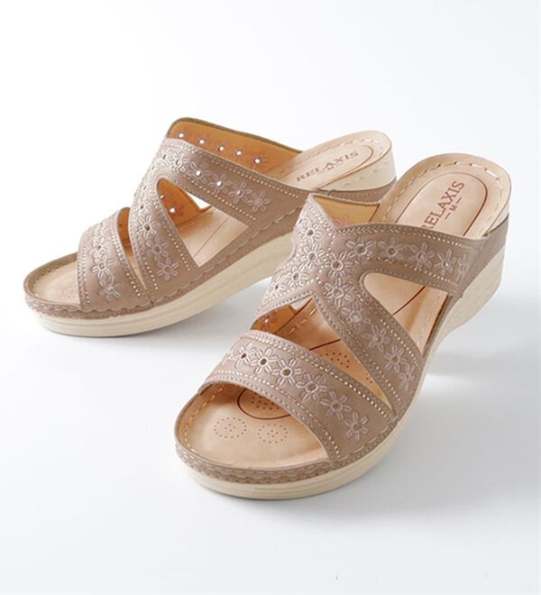 BELLUNA（ベルーナ）の「刺しゅうデザイン美脚魅せミュール（サンダル・ミュール）」｜詳細画像